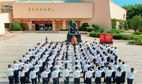 “不忘初心，，，，，，，，切记使命”  <br>认真组织开展“七一”主题党日运动